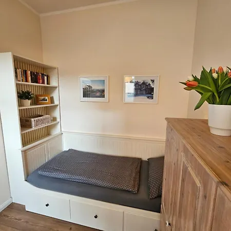 In Schlossnaehe Schwerin (Mecklenburg-Vorpommern)